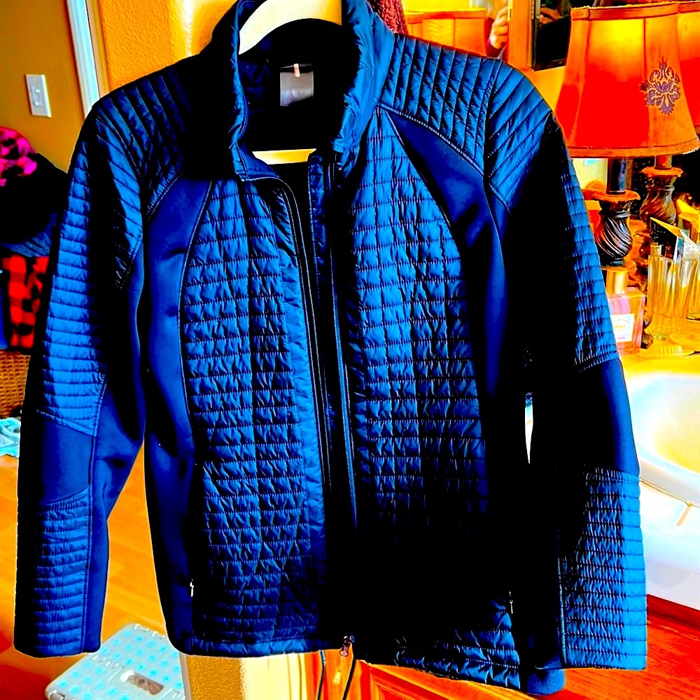 Calia by Carrie Underwood Black Quilted Moto Style Jacket.  Sporty & Great fit!